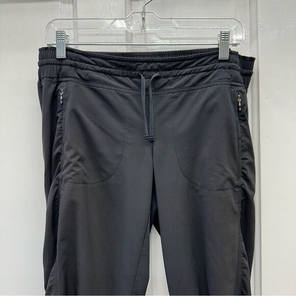 Athleta black jogger capris women's 8 with elastic waist & adjustable strings - Picture 5 of 7